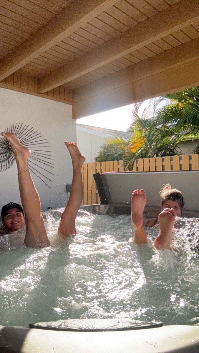 Hot tub?🛁