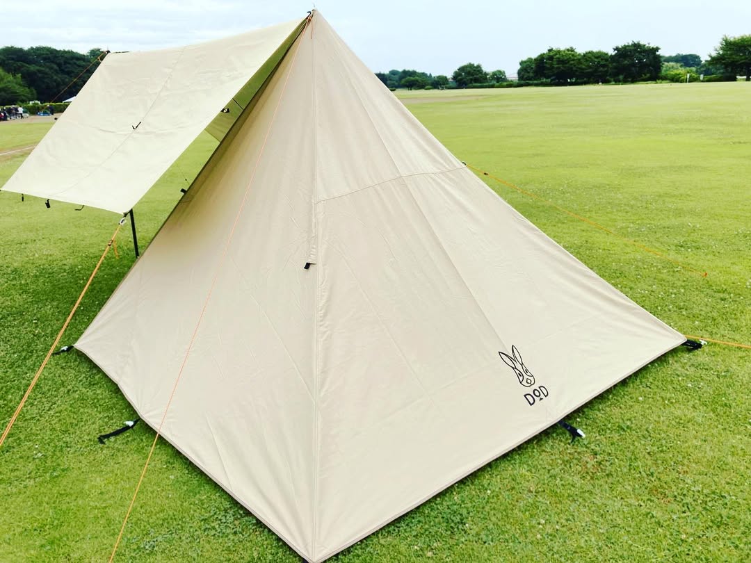 Yvreji8045's tweet image. 明日は私が初めてキャンプします！⛺
少し楽しみです😊

写真は私が最近買ったDOD Chimakiテントです🐰