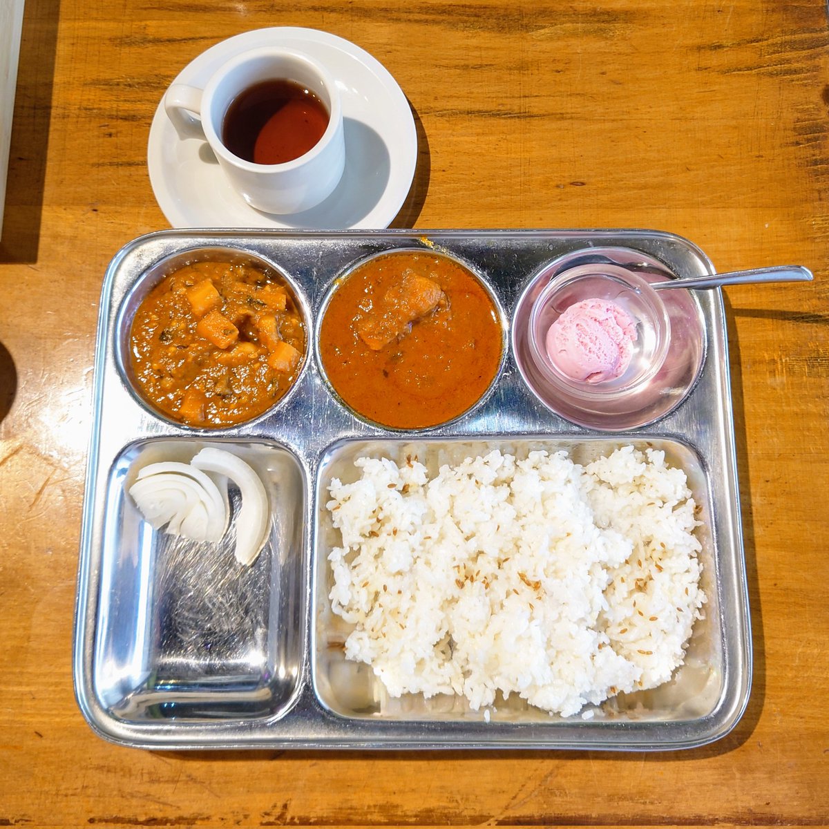 代々木八幡 / BHARATI バーラティ
 Weekend Thali Set

そうですダバチキンとベジマサラなんです