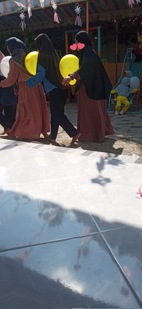 Gak dl. Aku takut balon😖