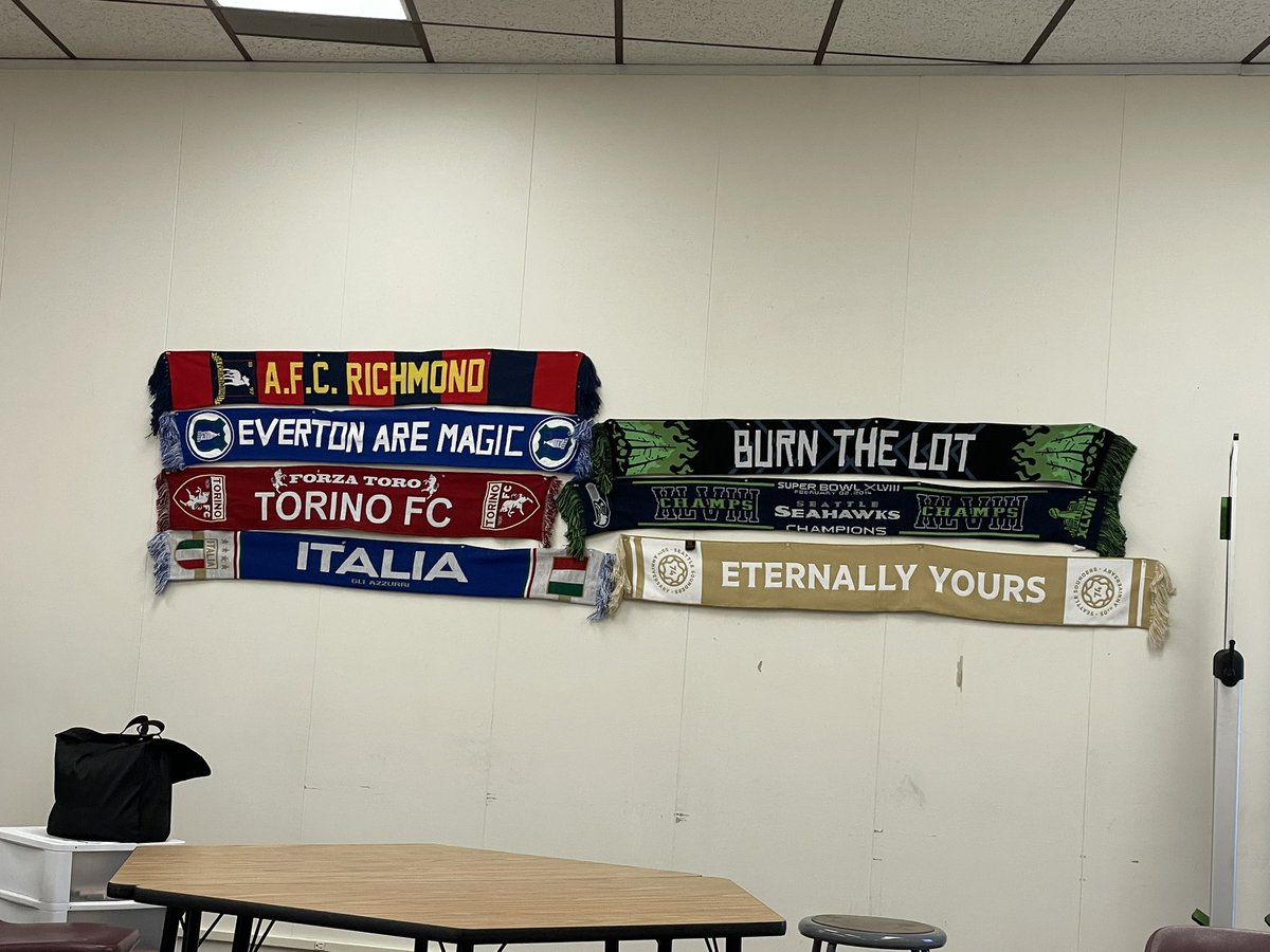 k_shep_mt's tweet photo. @MenInBlazers setting up the classroom for the year. Had to make sure that @Everton and @SoundersFC were represented. New this year is a GFOP shirt and a Gen Zeagles FC pennant. I need all the courage I can get to start year 31. https://t.co/zKCkk8z9fs