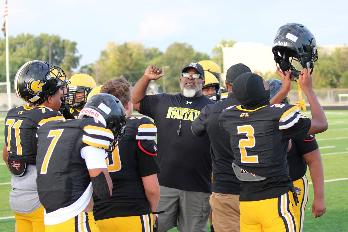 Some 📸 from our annual Black and Gold Night at Dave Mattio Stadium featuring all of our fall athletes.

Thank you to all who came out to support Marian Catholic Athletics on this special night! 🖤💛

#FightonSpartans #SpartanNation #BlackandGoldNight