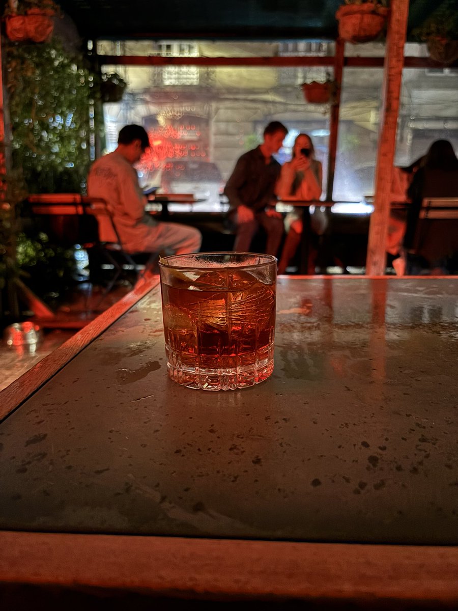 N E G R O N I
E
C
E
S
A
R
I
O