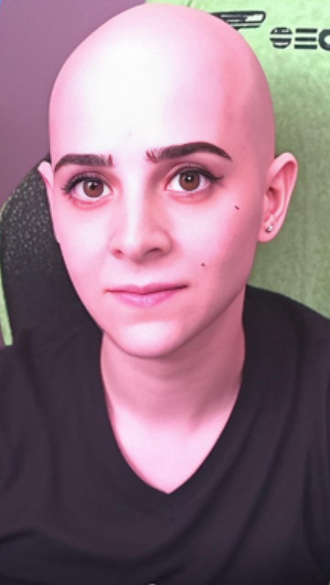 É ELA A CARECAKASE #arkanis