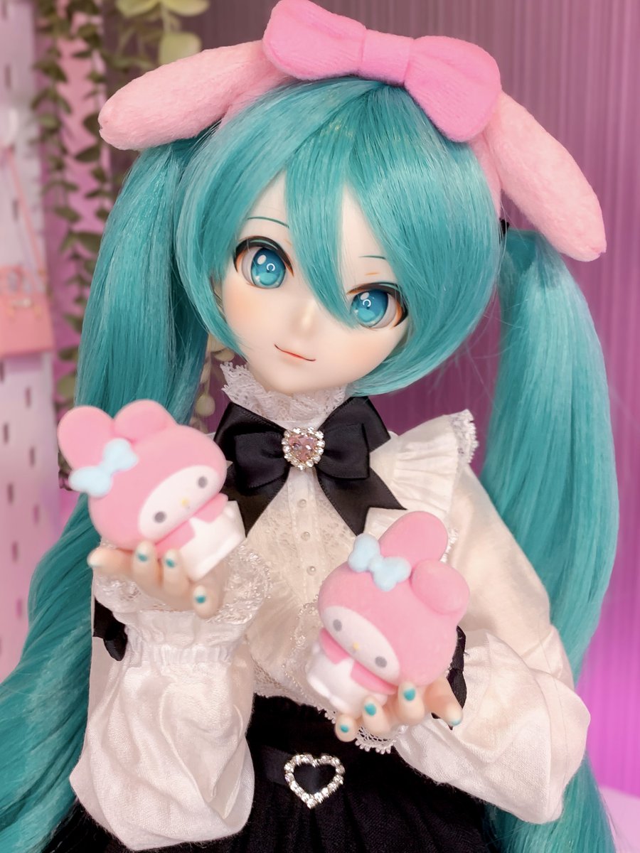 おそようございます(՞- -՞)ᐝ
今日はお出かけしようかな💭🎀

- - - - - - - - - - - - - - - - - - - -
#初音ミク
#うちのこかわいい