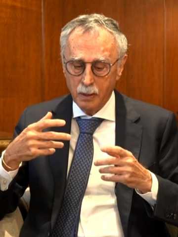 En el mientras tanto....este asesino renunció? <a href="/Mariolugones_ar/">Mario Lugones</a>