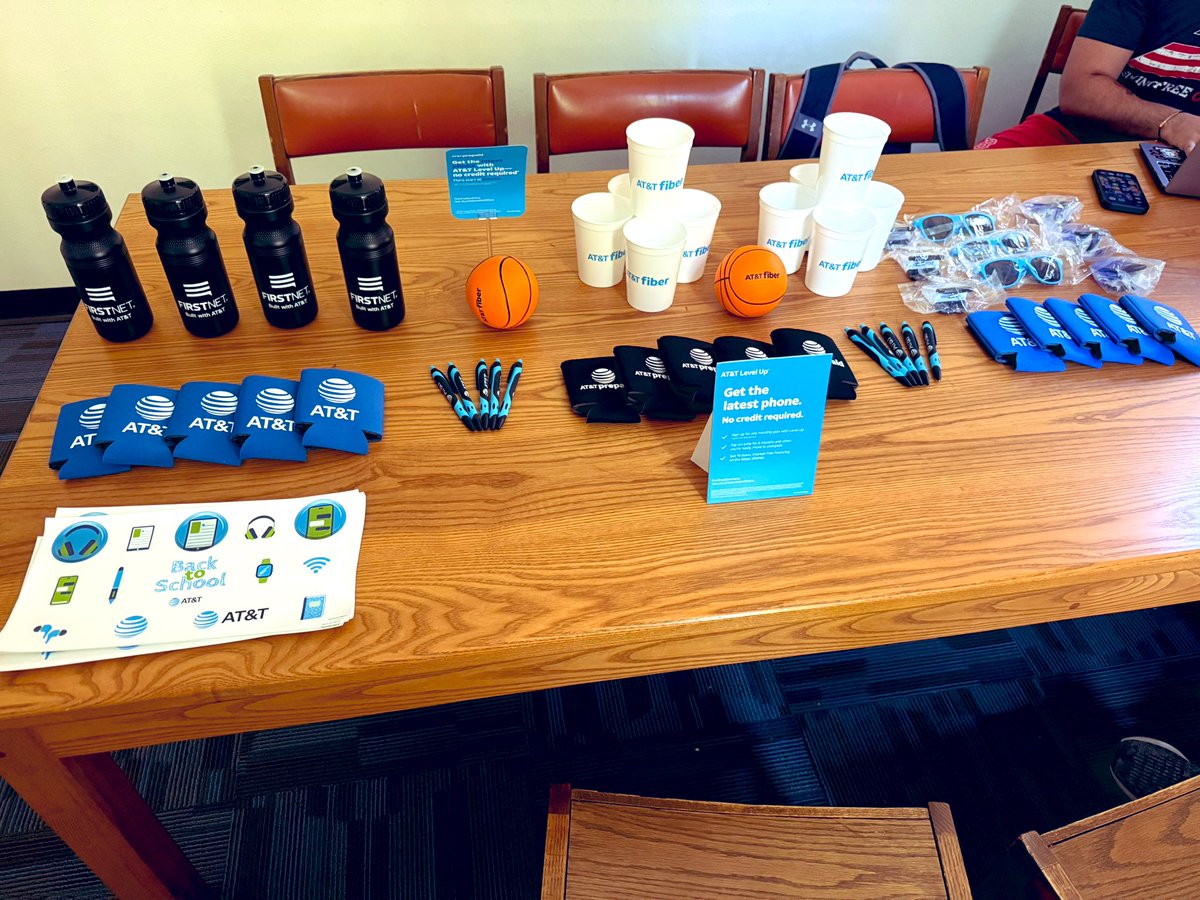 CoriintheHouse (@coriinthe) on Twitter photo Another day, another event! The power of networking with this school from an asm till now! 8 PPV 9 Prepaid 🐝🍯 later and we still have another date set this month to come back! At Mundy we always working 💪🏽😤 <a href="/Mike_V_Lamb/">Mike Lamb</a> <a href="/404girl/">Betsy Francis</a> <a href="/LatashaBurgos/">Latasha Burgos</a> <a href="/JYacina/">John Yacina</a> #watchmework Another day, another event! The power of networking with this school from an asm till now! 8 PPV 9 Prepaid 🐝🍯 later and we still have another date set this month to come back! At Mundy we always working 💪🏽😤 <a href="/Mike_V_Lamb/">Mike Lamb</a> <a href="/404girl/">Betsy Francis</a> <a href="/LatashaBurgos/">Latasha Burgos</a> <a href="/JYacina/">John Yacina</a> #watchmework