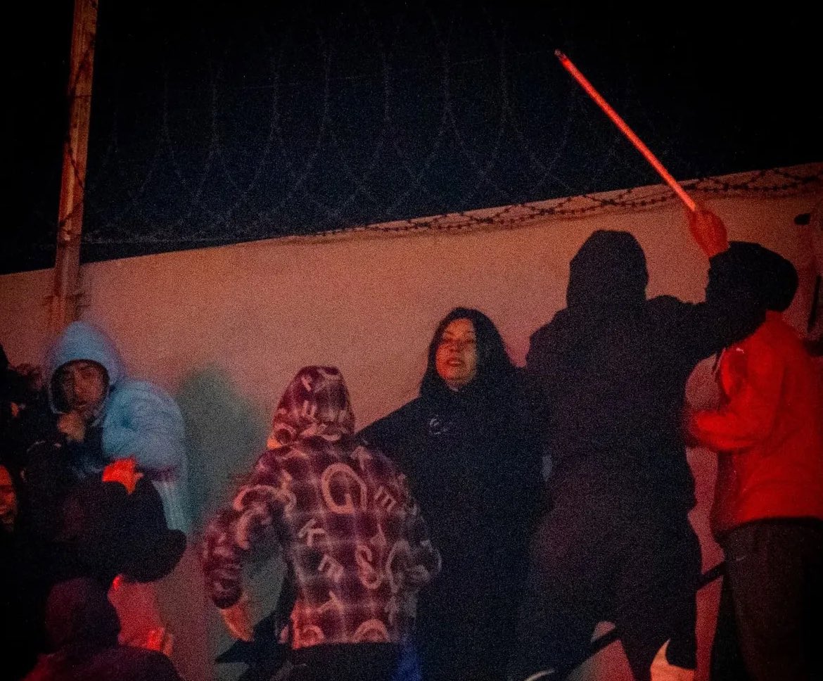 FilosofaZurdita's tweet photo. Quiero contarles, como la barra de independiente, le pegaba  con fierros a una mujer Hincha de la U en el Estadio. Sin escrúpulos, sin códigos. https://t.co/QO4qouQY4E
