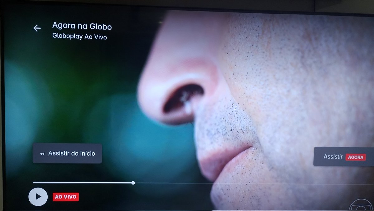 E o entrevistado que foi posto no ar com essa MELECA pendurada 😂😂🤮