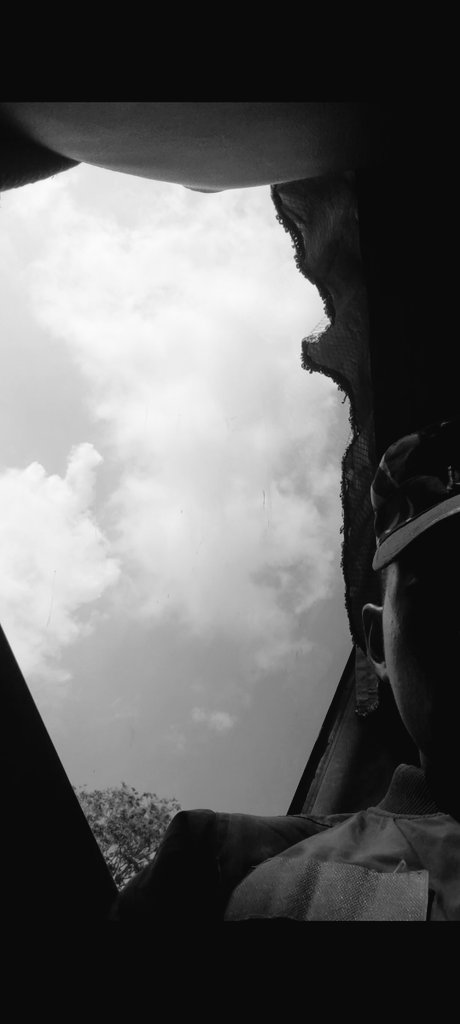 RAdnesta's tweet photo. Memutuskan pulang ke rumah dan memastikan semuanya baik baik saja https://t.co/m0jluqYjBm