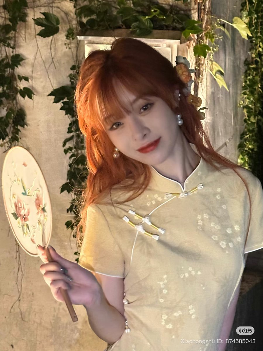 Omg sxa posted another pics of her in qipao 😍