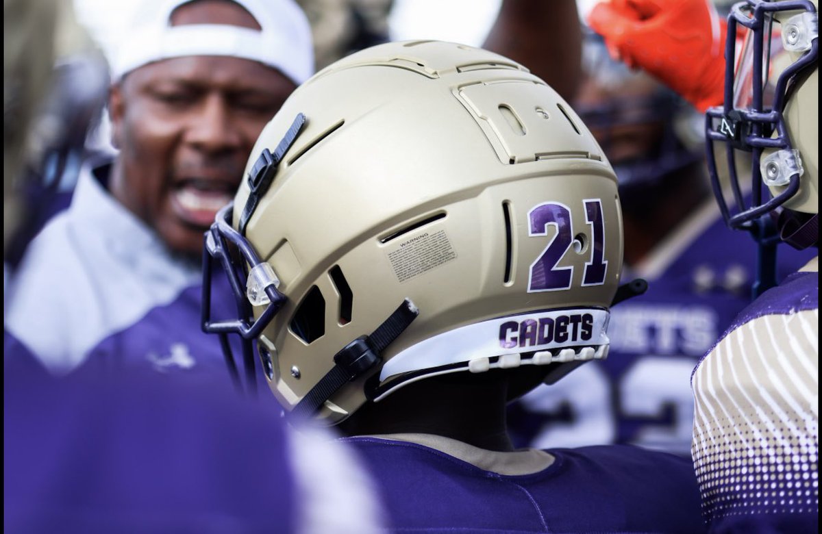 KamTerrell005's tweet photo. A couple plays from today’s jamboree @CBCFootball @B_Dimovitz @JosiahCoach @PrepRedzoneMO @JPRockMO @6starfootballMO @sixstarfootball 
#CBUB🖤💜 https://t.co/sJypcdu8gz