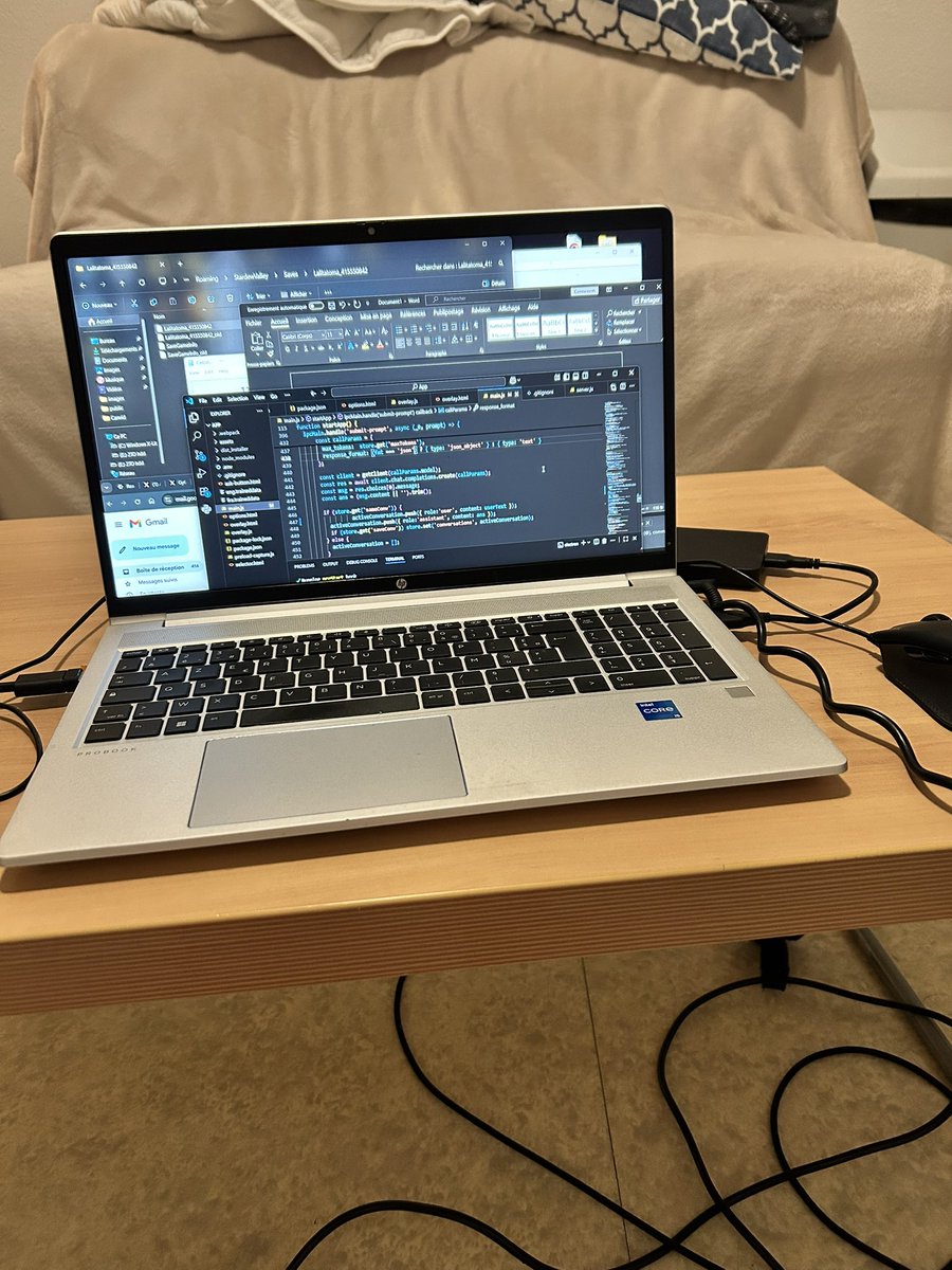 Lorkydey's tweet image. What do you think of my new setup ? 😎 No chair, just a coffee table.
#BuildInPublic #DevSetup