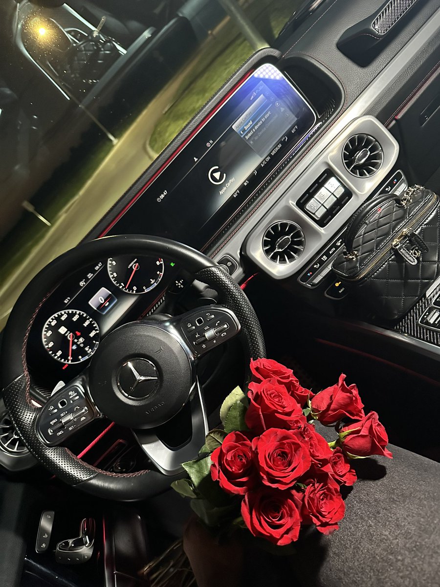 therealhazel___'s tweet photo. I purchased my dream vehicle ❤️ #gwagongirly https://t.co/ugKasn3FvD