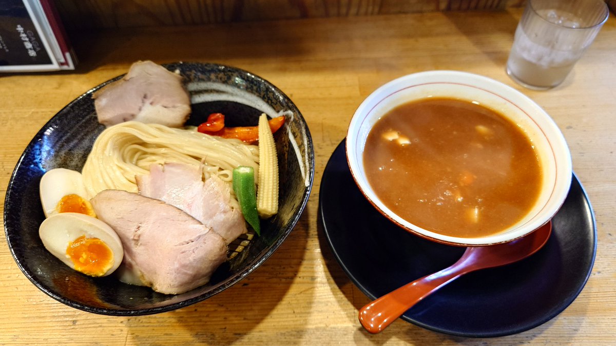 GAGA中村商店さんの8月限定は、『夏野菜のトマトカレーつけ麺』🍅🍛🍜

夏にピッタリの一杯でした😋

#GAGA中村商店 #きんせい #トマトカレー #つけ麺