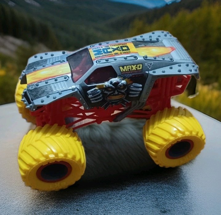 Amazingthrifts's tweet image. Check out #MonsterJam #MaxD 1:24 Monster Truck Diecast BKT tires  ebay.us/m/2R5PKP #eBay via @eBay