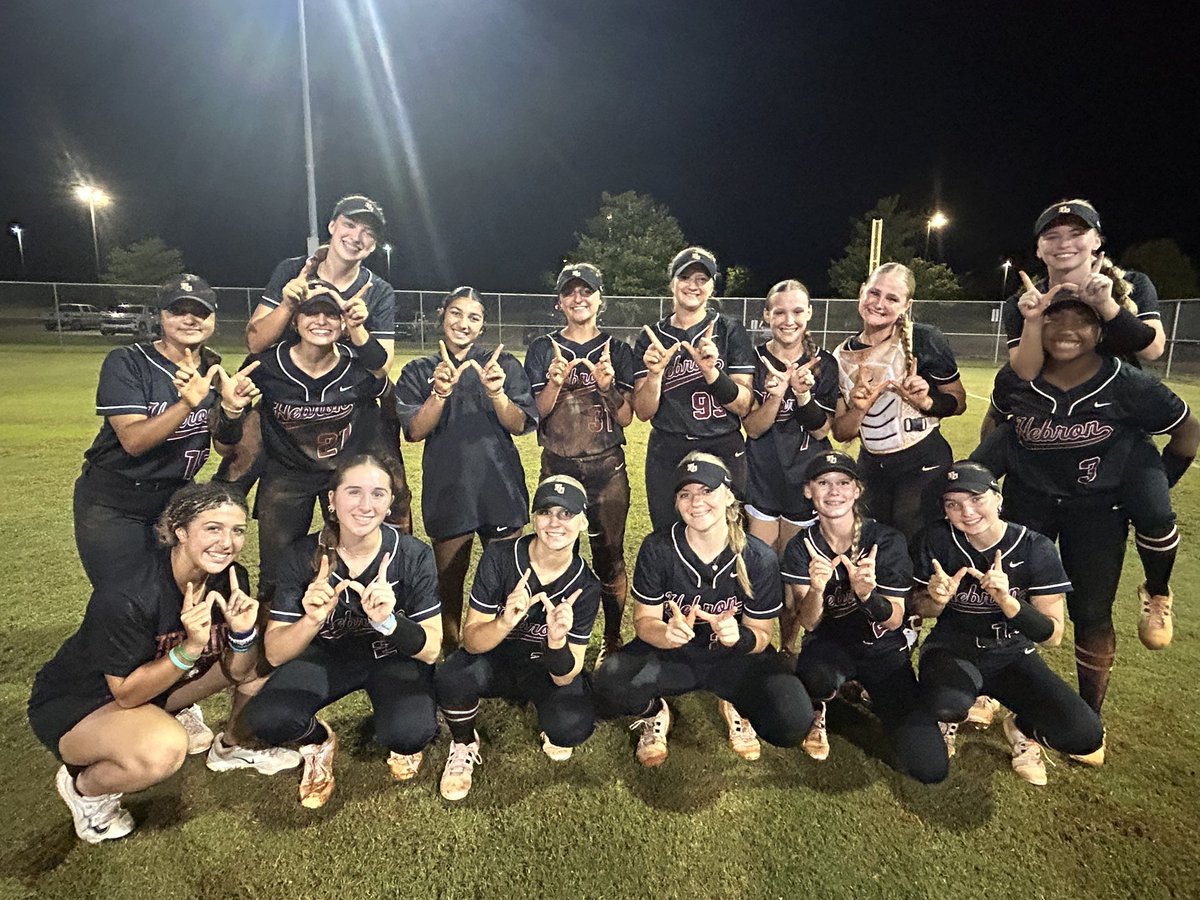 ✌🏼 huge wins against ✌🏼 5A schools in South Paulding &amp; Houston County, 9-2 &amp; 8-4! @Kate_Kennedy24 picked up the win in both pitching a combined 10 innings, 6 ER, &amp; 16Ks! Offensive was a true team effort! <a href="/Juls_Huber/">Juls Huber</a> <a href="/RylieWalker2029/">Rylie Walker</a> &amp; <a href="/BryleeAutry5/">Brylee Autry</a> all hit .500 on the day! #WFAW