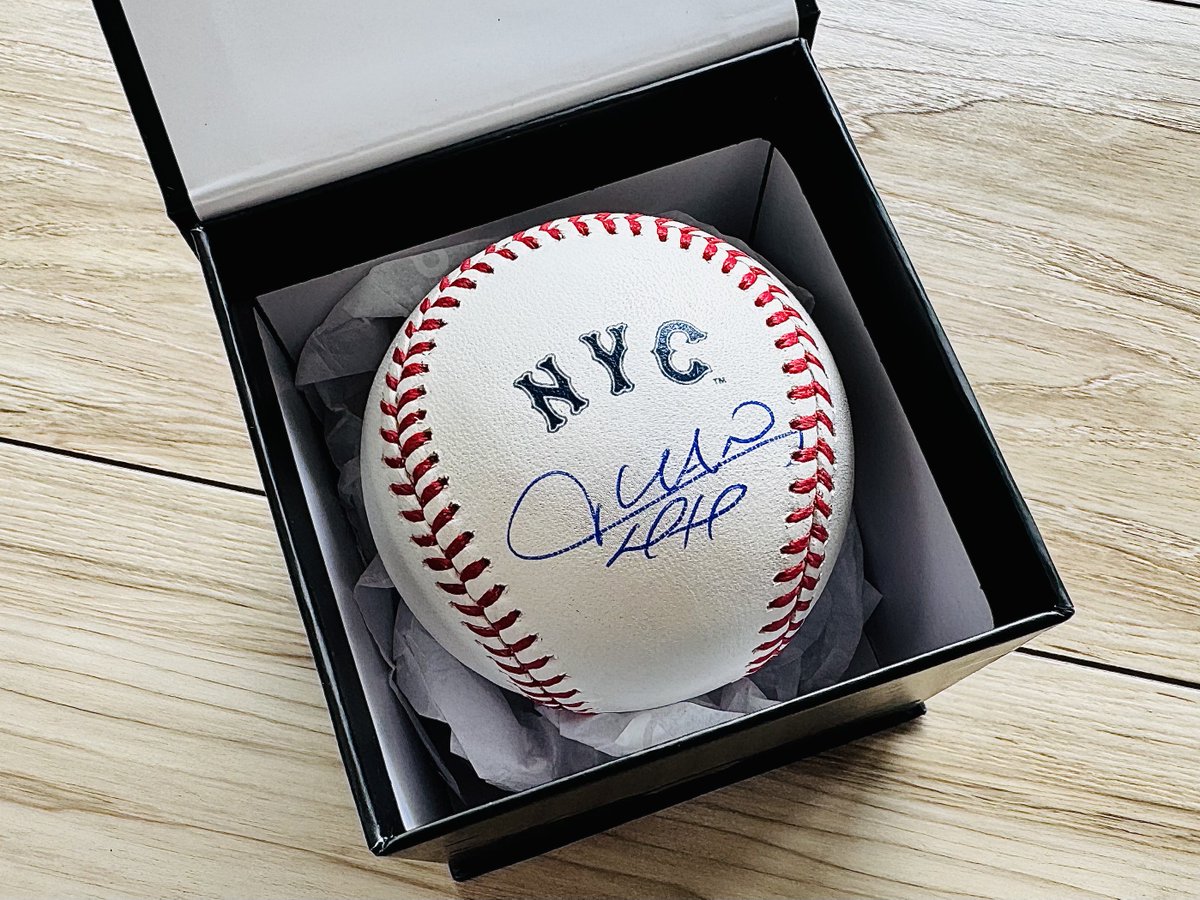 ミニョン サインボール マーシー⚾️⚽️ on X: 