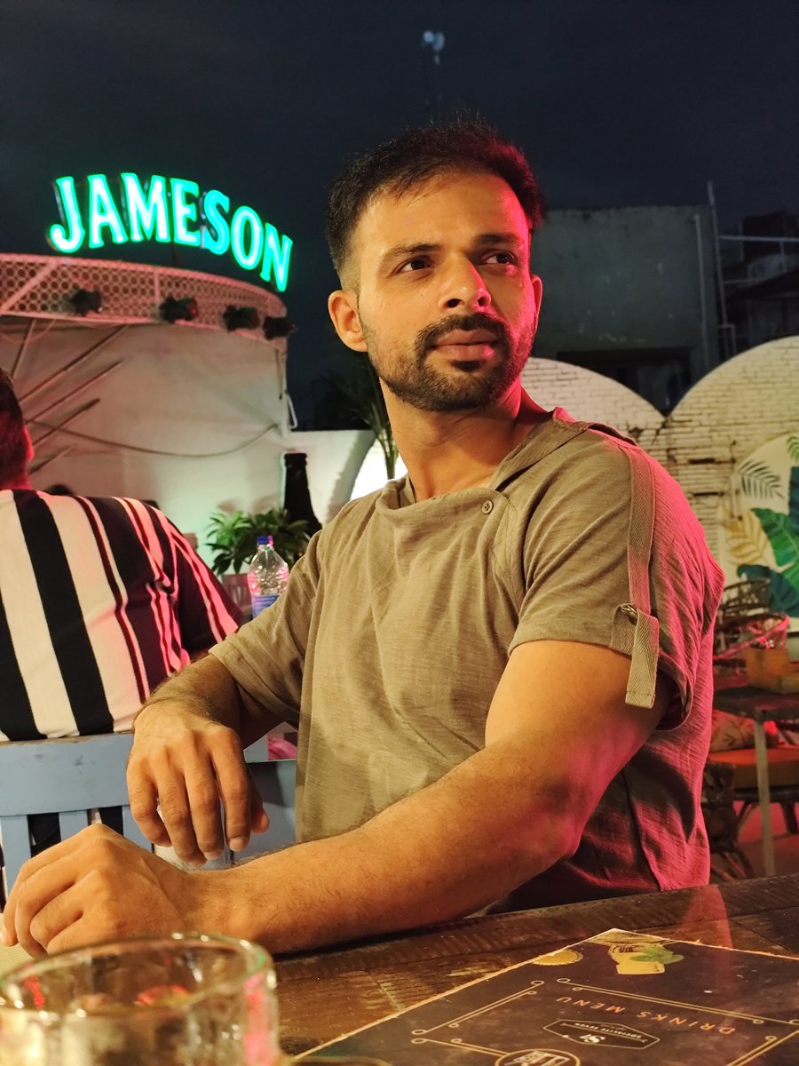 ArtistMohanshar's tweet image. हम वहाँ shine करते हैं, जहाँ लोगों की रोशनी भी  फीकी हो जाती है।&quot;
#AttitudeMode #bossvibes