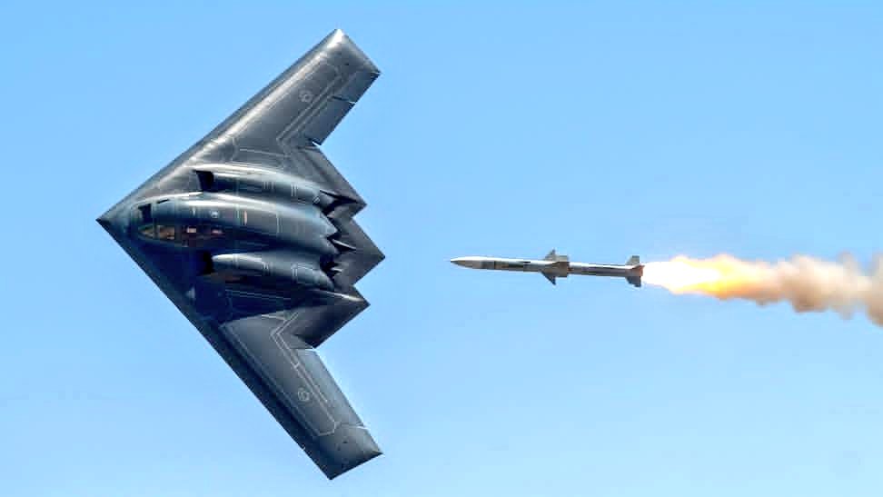 rkmtimes's tweet photo. JUST IN🇾🇪🇮🇱🇺🇲 US CENTCOM says, #Houthi's attempts of targeting B-2 Stealth bomber with Iranian Missiles an great achievement of Yemeni armed forces.