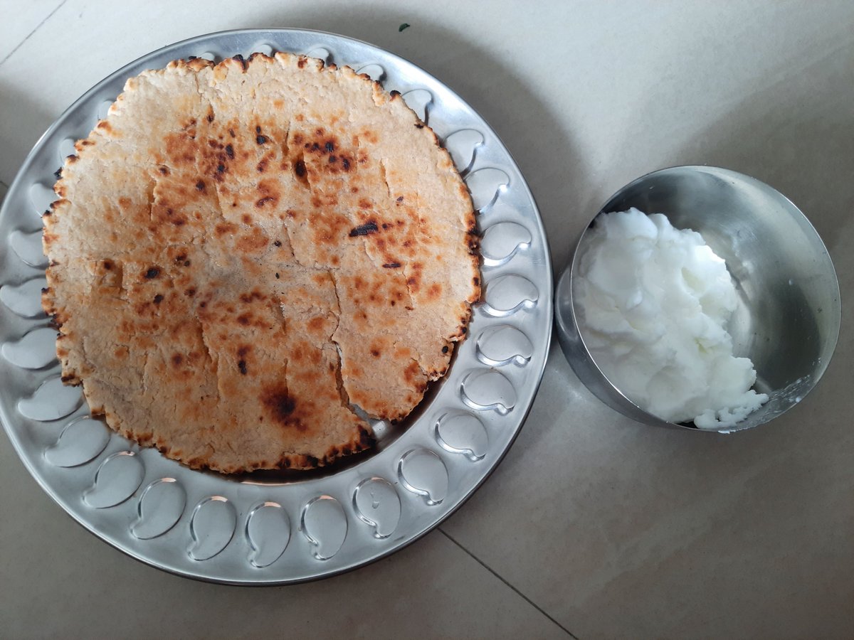 मेरे लिए तो यही बेश्ट ब्रेकफास्ट है 

पी एस- पोहासुर इस पोस्ट से दूर रहे
