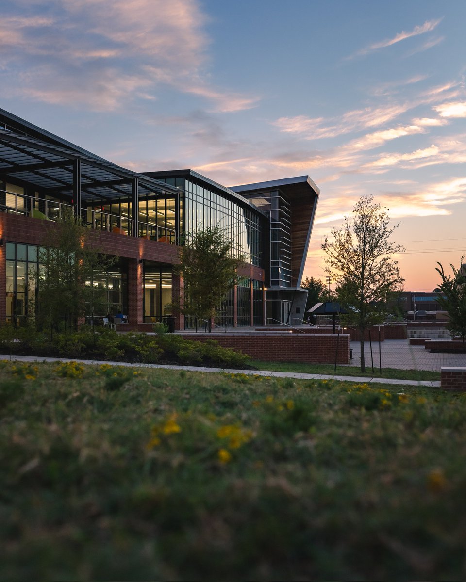 At the end of the day🌅, the "G" is the place to be. Enjoy your weekend, Tigers!🐅💛🖤 #TigerTimeout #gramspiritfriday