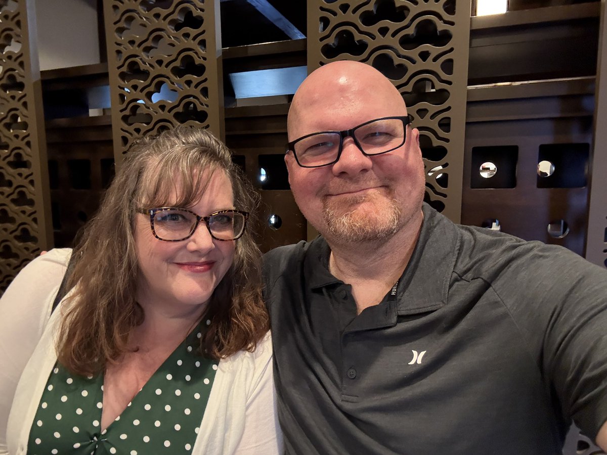 Don’t usually share much outside of parks here but celebrated my birthday today. Two pics exactly 30 years apart. 20 to 50. 

Same restaurant. Same wife. Well, girlfriend in the first pic. 😂