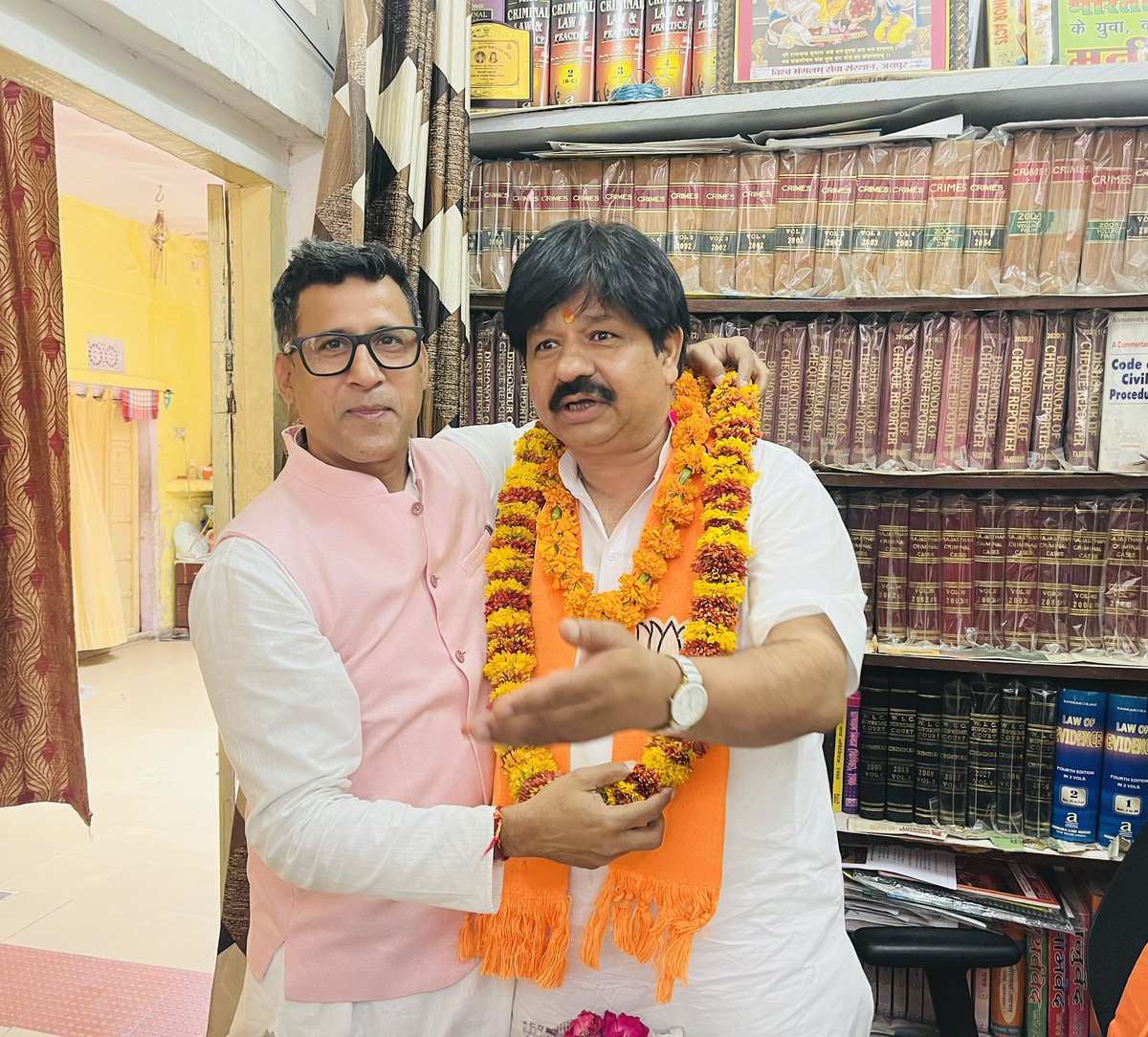 Lalit4Bjp's tweet photo. पूर्व उपमहापौर,स्वतंत्र निदेशक-ओ एन जी सी, भाजपा सांस्कृतिक प्रकोष्ठ संयोजक, बेहद विनम्र जनसेवक, परम स्नेही, गुणी गायक एवं कवि बड़े भाई श्री @manishpareek23 जी को जन्मदिन की अनंत मंगल शुभकामनाएँ बधाइयाँ 🎂 https://t.co/c6Sw6Kjawf