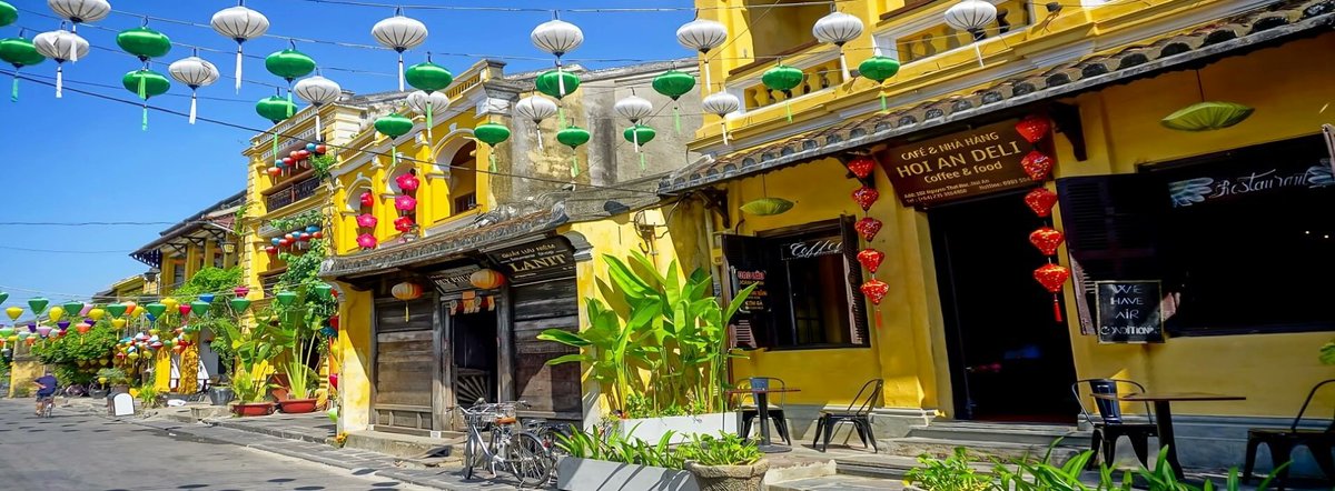 AsiaKingTravel's tweet image. #HoiAn séduit par ses #spécialités emblématiques et ses tables raffinées. Découvrez les #restaurants à Hoi An pour un #voyage #gourmand et authentique
----------------------------------
👉asiakingtravel.fr/blog/ou-manger…