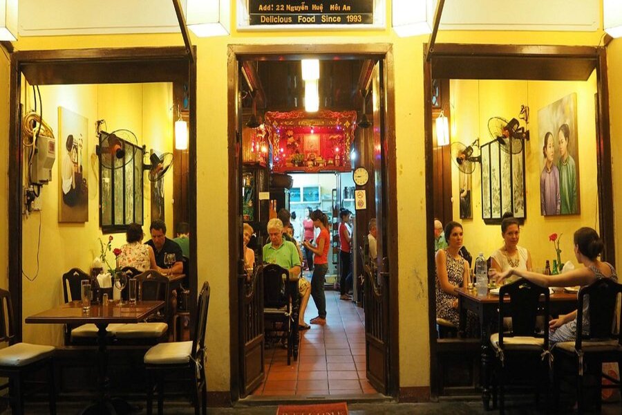 AsiaKingTravel's tweet image. #HoiAn séduit par ses #spécialités emblématiques et ses tables raffinées. Découvrez les #restaurants à Hoi An pour un #voyage #gourmand et authentique
----------------------------------
👉asiakingtravel.fr/blog/ou-manger…