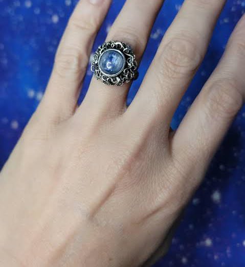 GUYS I JUST GOT PROPOSED TO WITH THIS 😭😭😭😭😭❤️❤️❤️❤️