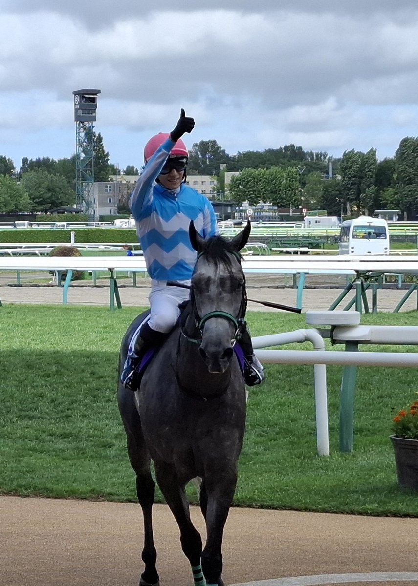 hane3uma2horse1's tweet image. 坂井瑠星騎手ガッツポーズ
#札幌競馬場
#WASJ
#ハートホイップ
#坂井瑠星 騎手
