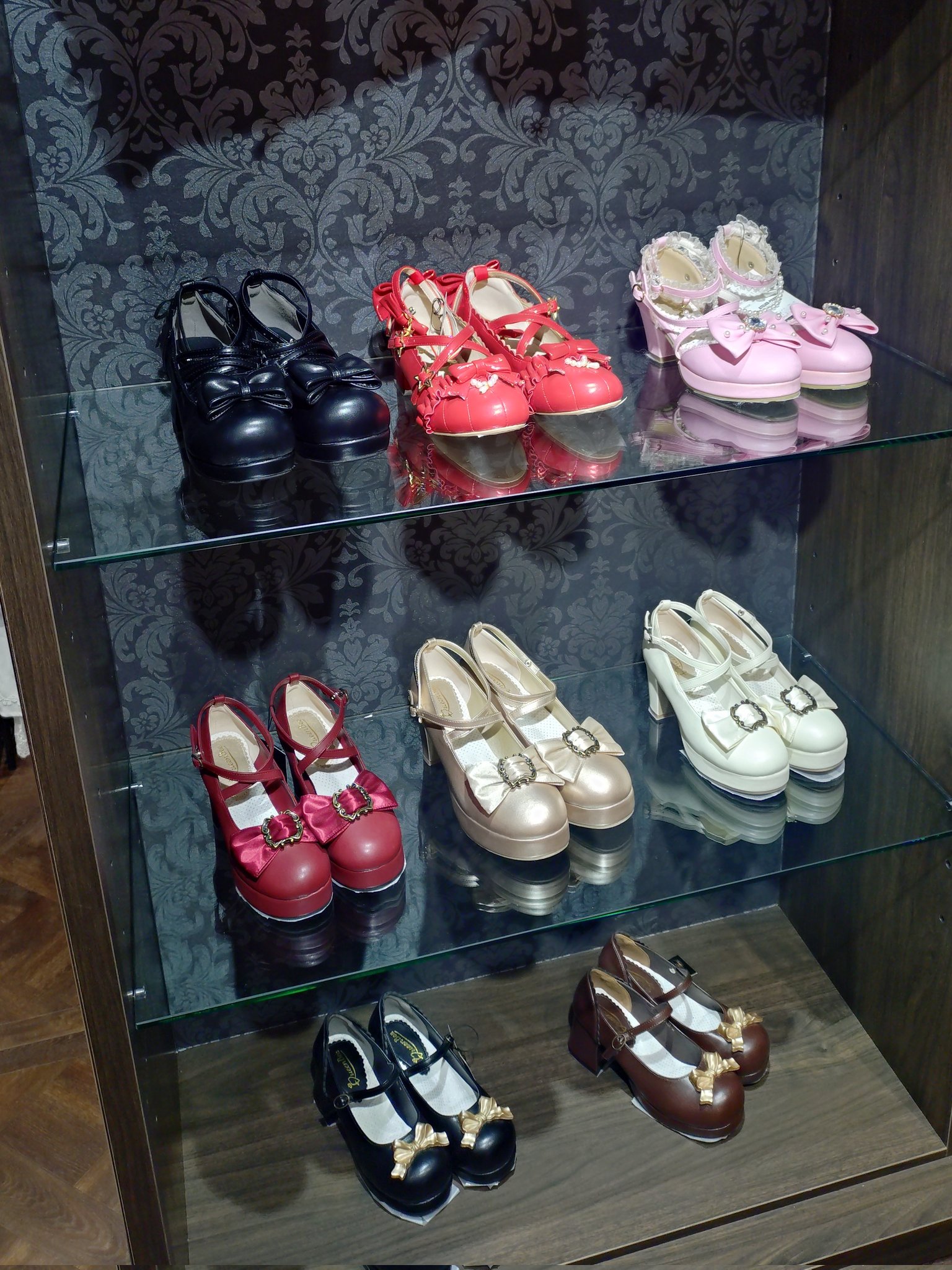 Queen Bee (@QueenBee_shoes) / X