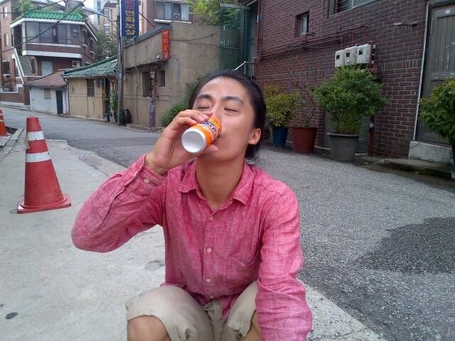 애정이 식은 것이 아닙니다
떡밥이 식은 것입니다 . . .