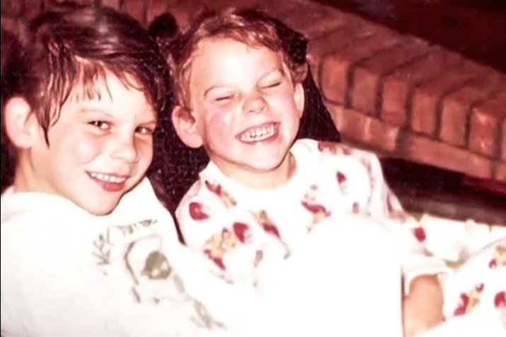 SEGUIMOS EM FRENTE... 

a caminhada foi longa, mas o destino final está logo ali. ainda temos o processo do habeas corpus, teremos MUITAS novidades daqui pra frente. lyle, erik e toda a família menendez e andersen precisarão de apoio e muito amor. 

há muita esperança ainda! 🙏🏻✨