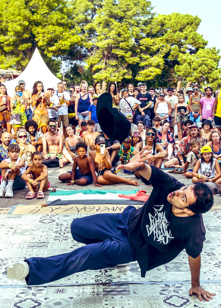 rimaanabtawi's tweet photo. Thank you. @sunsplash_es “Everyone has a right to decide their own destiny.”
#Gaza #Rototom #moveforgaza #RototomSunsplash #WithPalestine
#UniversalDeclaration
#HumanRights ✌🏽🇵🇸
Love you, Mama Rita. One ❤️ https://t.co/nKjyyKH0HR