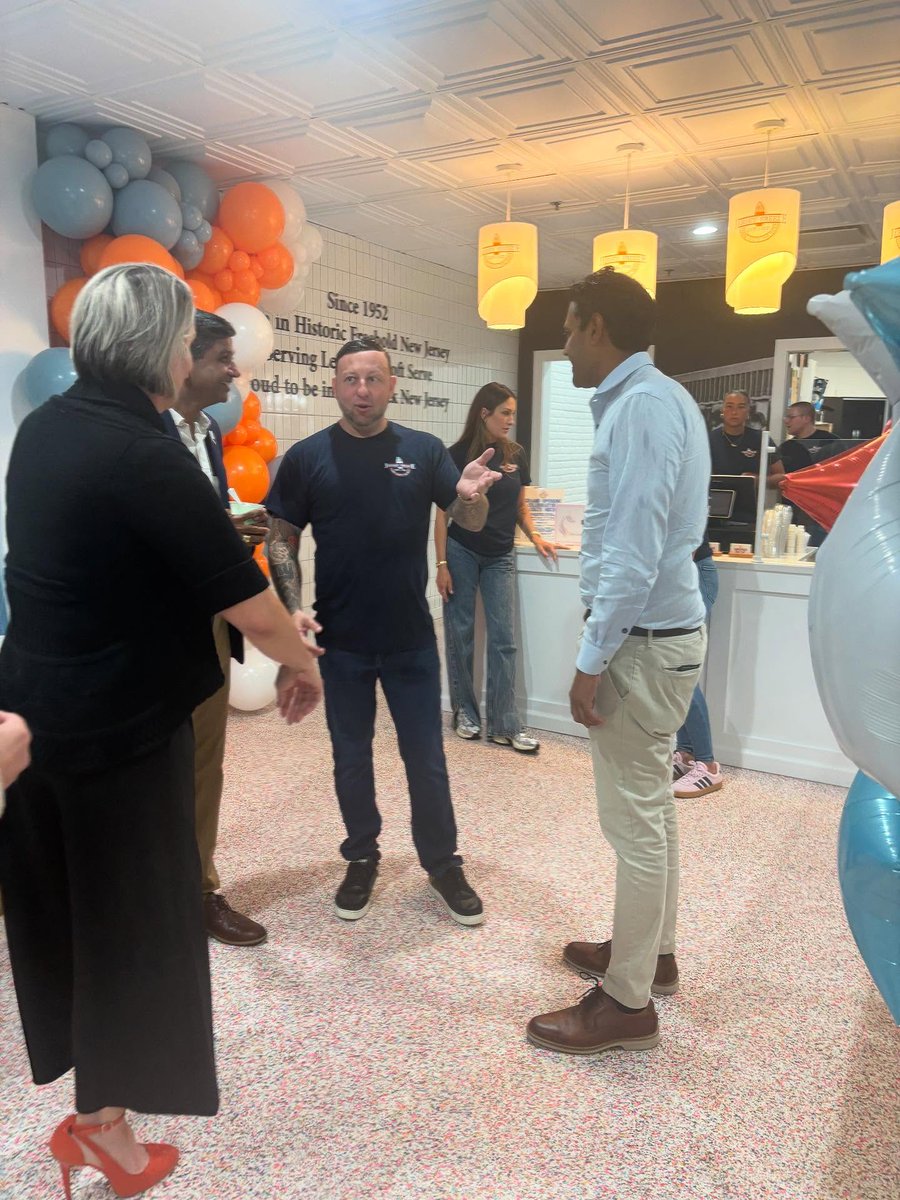 vingopal's tweet photo. 📷 As someone who grew up in Freehold cherishing my Jersey Freeze visits, so excited for this amazing launch - Congratulations Jersey Freeze! 📷📷 #ColtsNeck https://t.co/VEF9QmMdvE