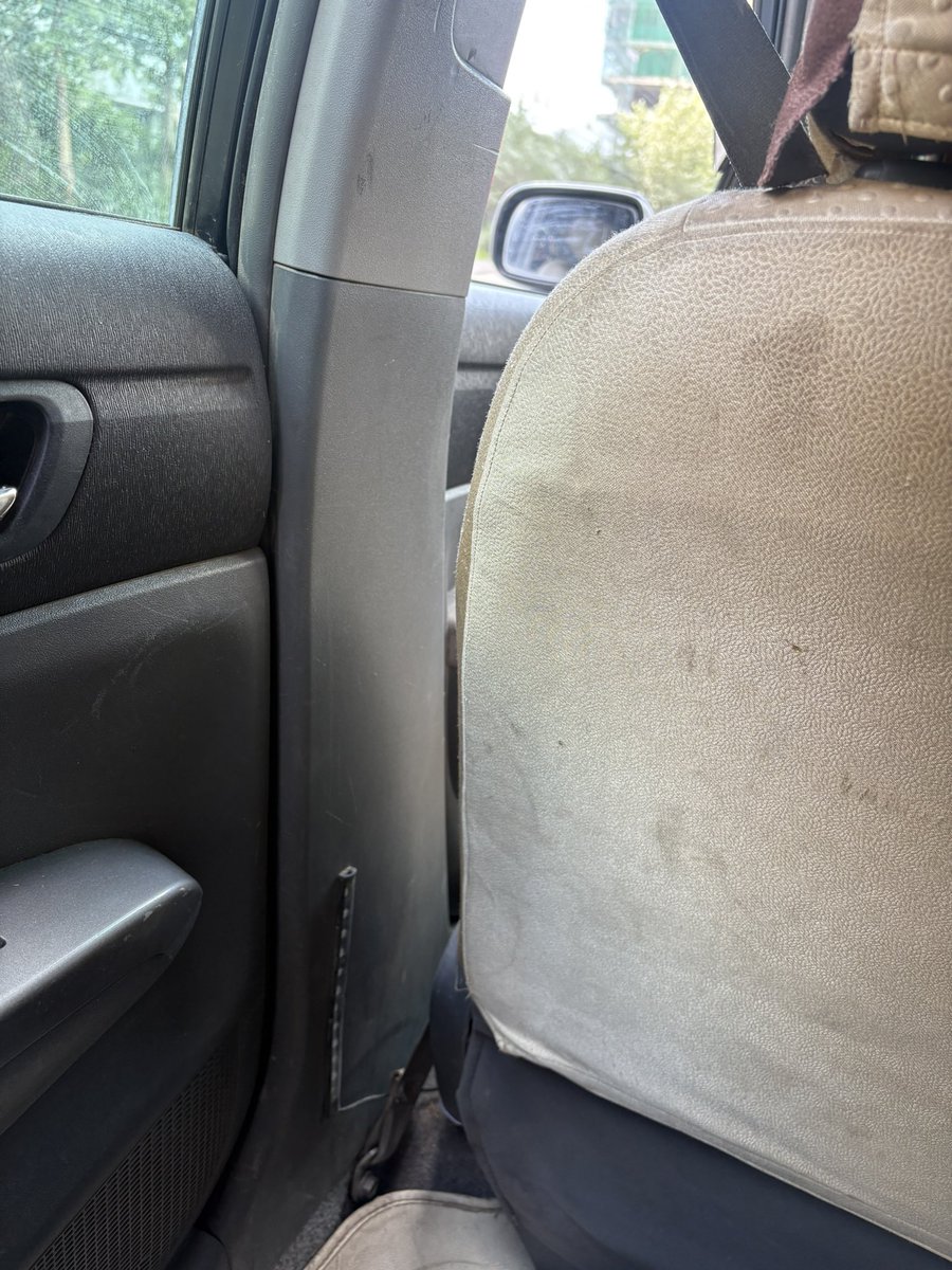 Аймшигтай бохир заваан таксинуудыг хотоос хөөж торгууль нтр чангалж стандарт болгомоор юмаа... арчаагүй заваан бохир