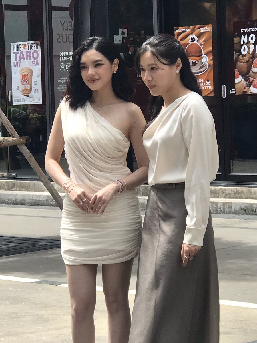 พี่เฌอ 🐱 
#CherprangAreekul 
#RavipaxCherprang