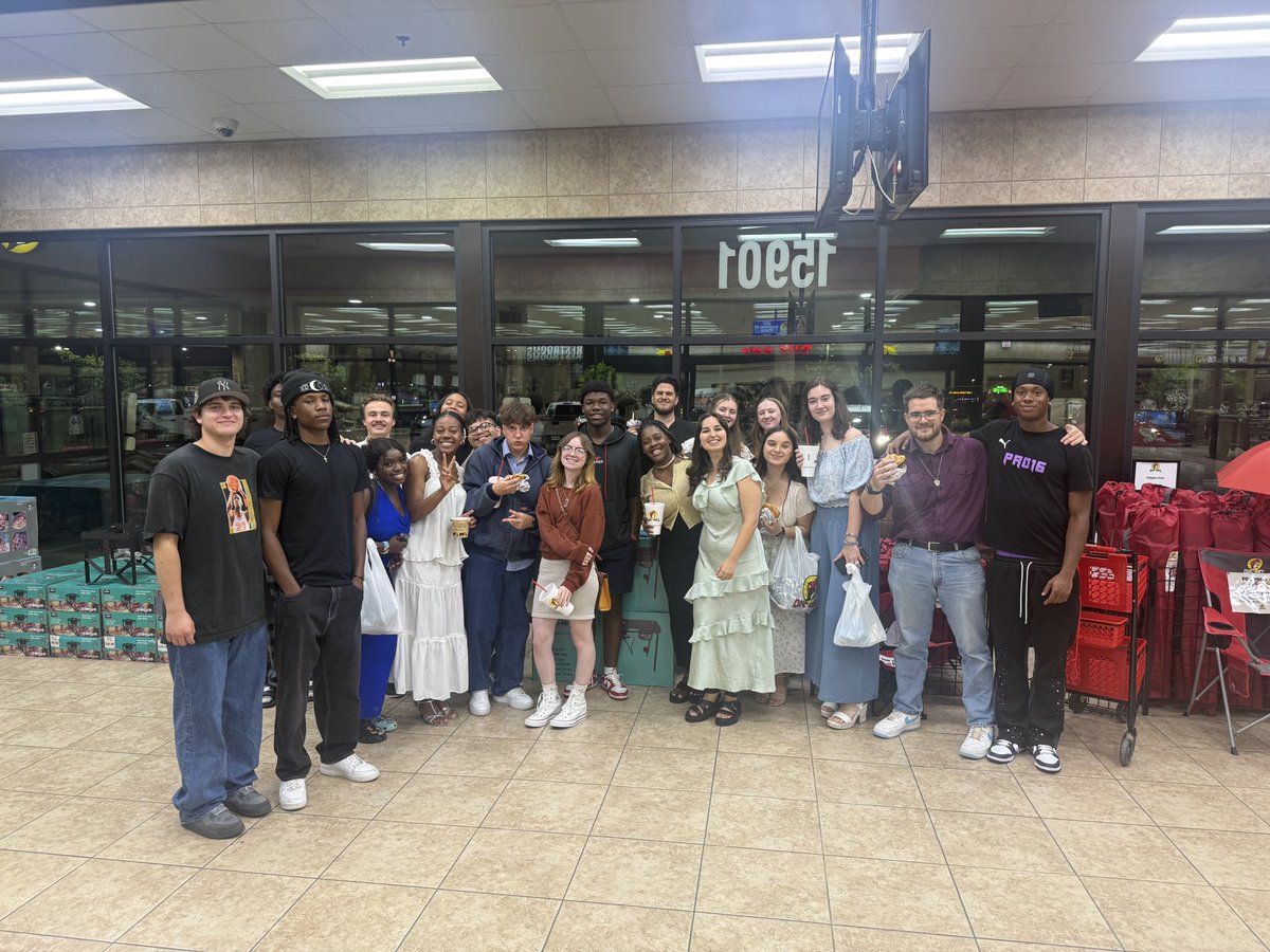 Ran into some amazing people today at Buc-ee’s explain to them how <a href="/coachrsmith12/">Coach Ryan Smith</a> prays for me and my team everyday,this conversation brought awareness to a lot of other people.This all ended in a prayer together #team106 #stangcomp106 <a href="/thedillonfoster/">Dillon Foster</a> <a href="/Bjmarkum12/">Benjamin Markum</a> <a href="/GHSMustangsFB/">GHSMustangsFootball</a>