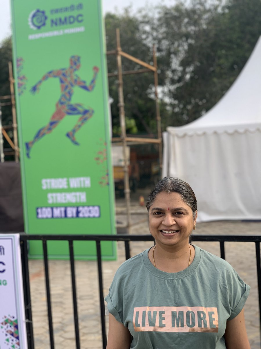 madhaviy131's tweet photo. #5KMarathon
#Hyderabad
Happy and proud me at the finish line😊 https://t.co/gaZmtTFS4C