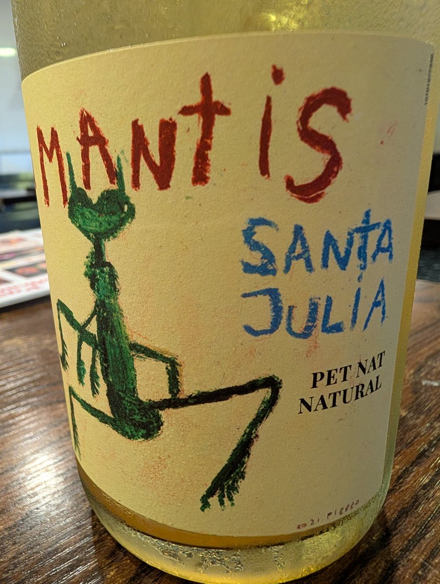 BlueHeartsUWS's tweet photo. This Argentinian natural Sparkling wine got the usual cider like quality. Great with Thai sate and shrimp cake. #Chardonnay
#LaMantis
#アルゼンチン 産
#ナチュラルワイン
#ナチュラルスパークリングワイン
#シャルドネ https://t.co/kyi9JNIrHu
