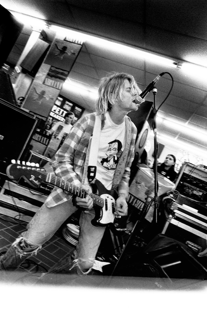 hourly kurt cobain (@hourly_cobain) on Twitter photo 