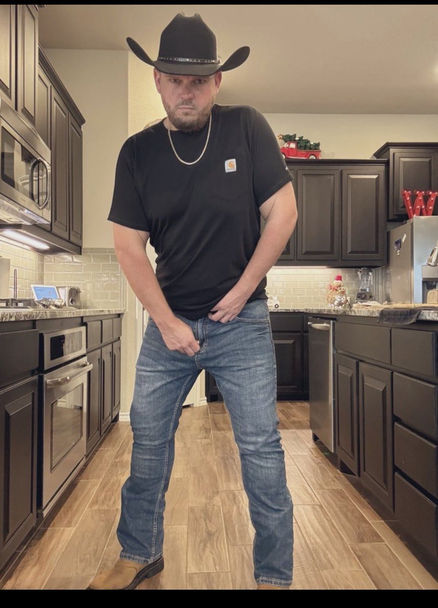 Open that wallet up and I’ll open something up for you boy. 😈
#findom
#master 
#cashmaster