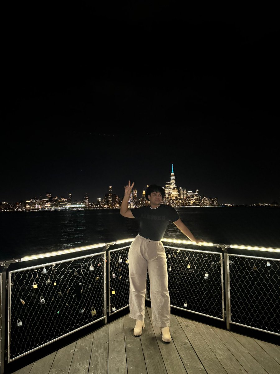 briansmithft's tweet image. #cositalinda 🎵