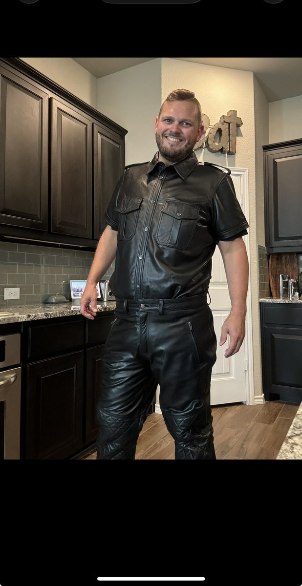 Dad’s got an idea. 
Hand me your phone. 
Bend over with wallet in that ass😈

Now be a good boy and do as told. 
This won’t hurt too much. 
You’ll suffer for my alpha freedom and lifestyle. 
#findom