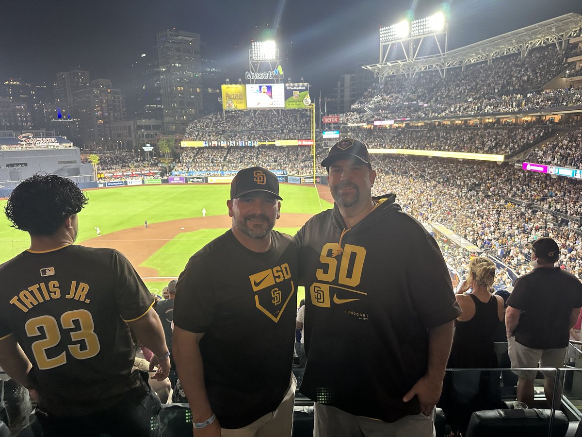 Chris Fore (@chriscfore) on Twitter photo Thanks to the best QB coach in San Diego <a href="/CoachDougBrady/">Doug Brady 🏈</a> for hosting me tonight for a PADRES win!!! What a game! Thanks to the best QB coach in San Diego <a href="/CoachDougBrady/">Doug Brady 🏈</a> for hosting me tonight for a PADRES win!!! What a game!