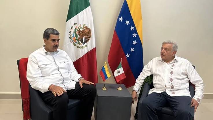 raidersjuan17's tweet photo. @LillyTellez @Claudiashein Apoyamos intervención de @POTUS urgente, sigamos haciendo eco #YoConTrump 
Lili Téllez + MCM la nueva fórmula para exterminar socialistas, comunistas y marxistas !!!!! También recompensa de 50000000 por @lopezobrador_ https://t.co/e096GVpICX
