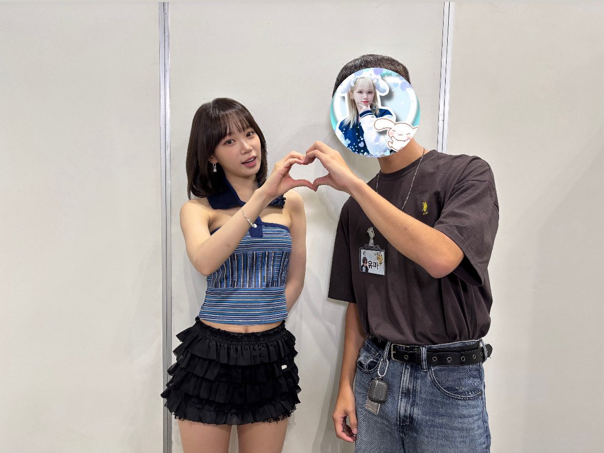 250823 LE SSERAFIM オフラインイベント ツーショット撮影

チェウォン可愛すぎた🫶🫶お誕生日お祝いしてくれてありがとう🥹

#LE_SSERAFIM #르세라핌 #ルセラフィム
#KIMCHAEWON #CHAEWON #チェウォン