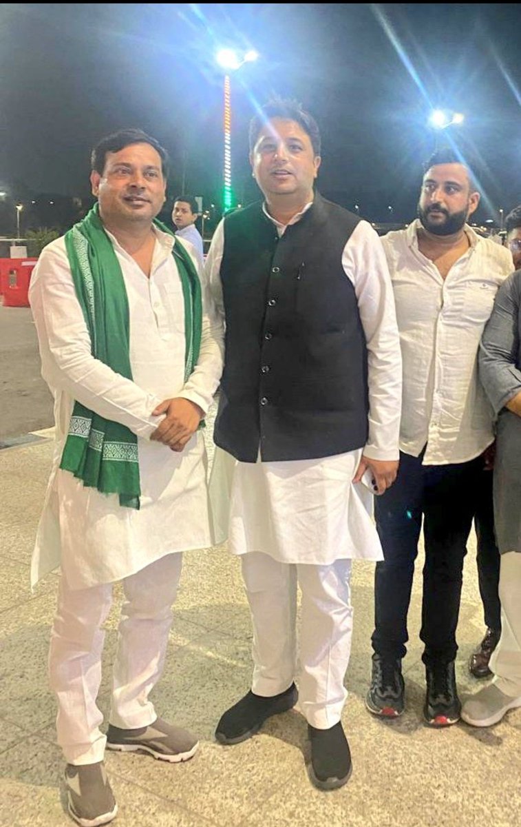 राष्ट्रीय लोक दल के राष्ट्रीय महासचिव बिजनौर सांसद श्री चंदन चौहान जी को जन्मदिन की हार्दिक बधाई एवं उज्जवल की शुभकामनाएं... 💐

<a href="/ChandanChauhanS/">Chandan Chauhan</a>  <a href="/RLDparty/">Rashtriya Lok Dal</a>
